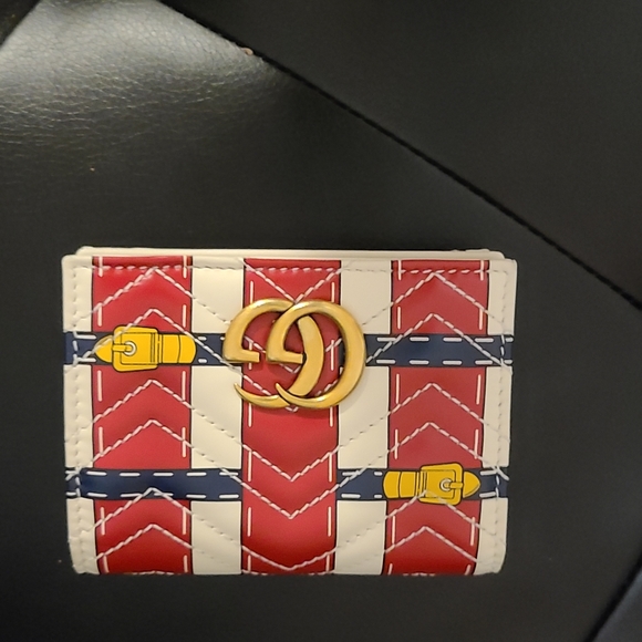 NEW AUTHENTIC GUCCI WALLET - Picture 2 of 7